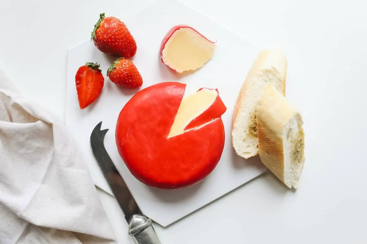 9 Best Low-Sodium Cheeses - 8 Minute Fitness